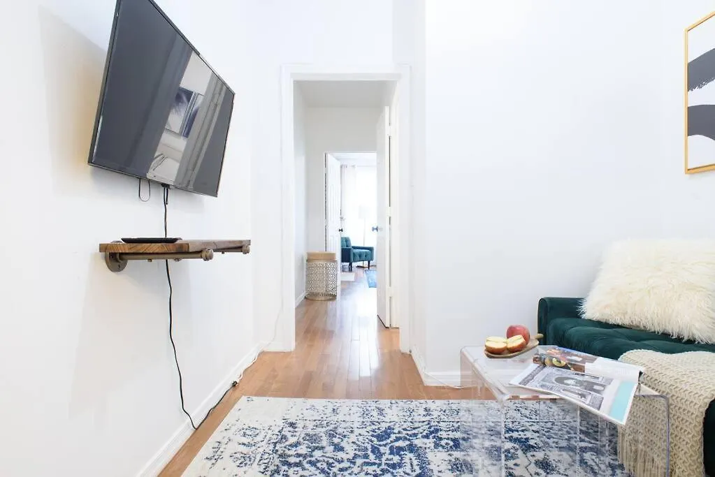 454-3W Prime Location 2Br Newly Furnished Sleeps 5 Apartment New York