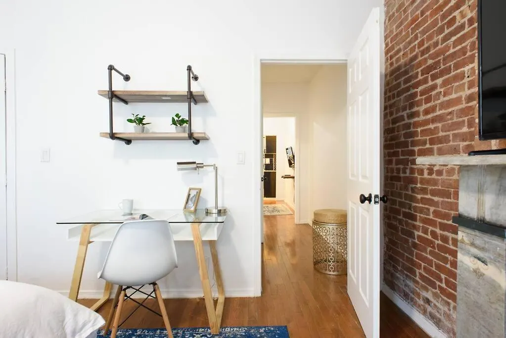 454-3W Prime Location 2Br Newly Furnished Sleeps 5 Apartment New York